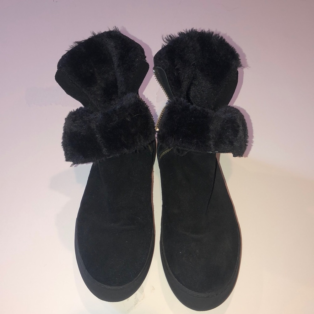 BLACK ON BLACK FUR JSLIDES